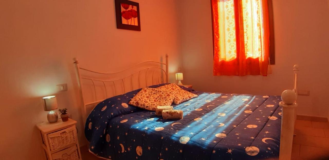 Willa Il Girasole SantʼAntìoco Zewnętrze zdjęcie